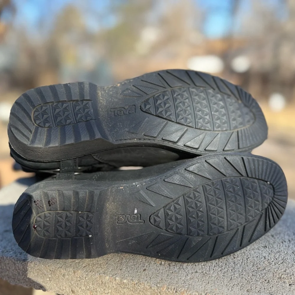 Teva De La Vina Dos Tall Boots in black